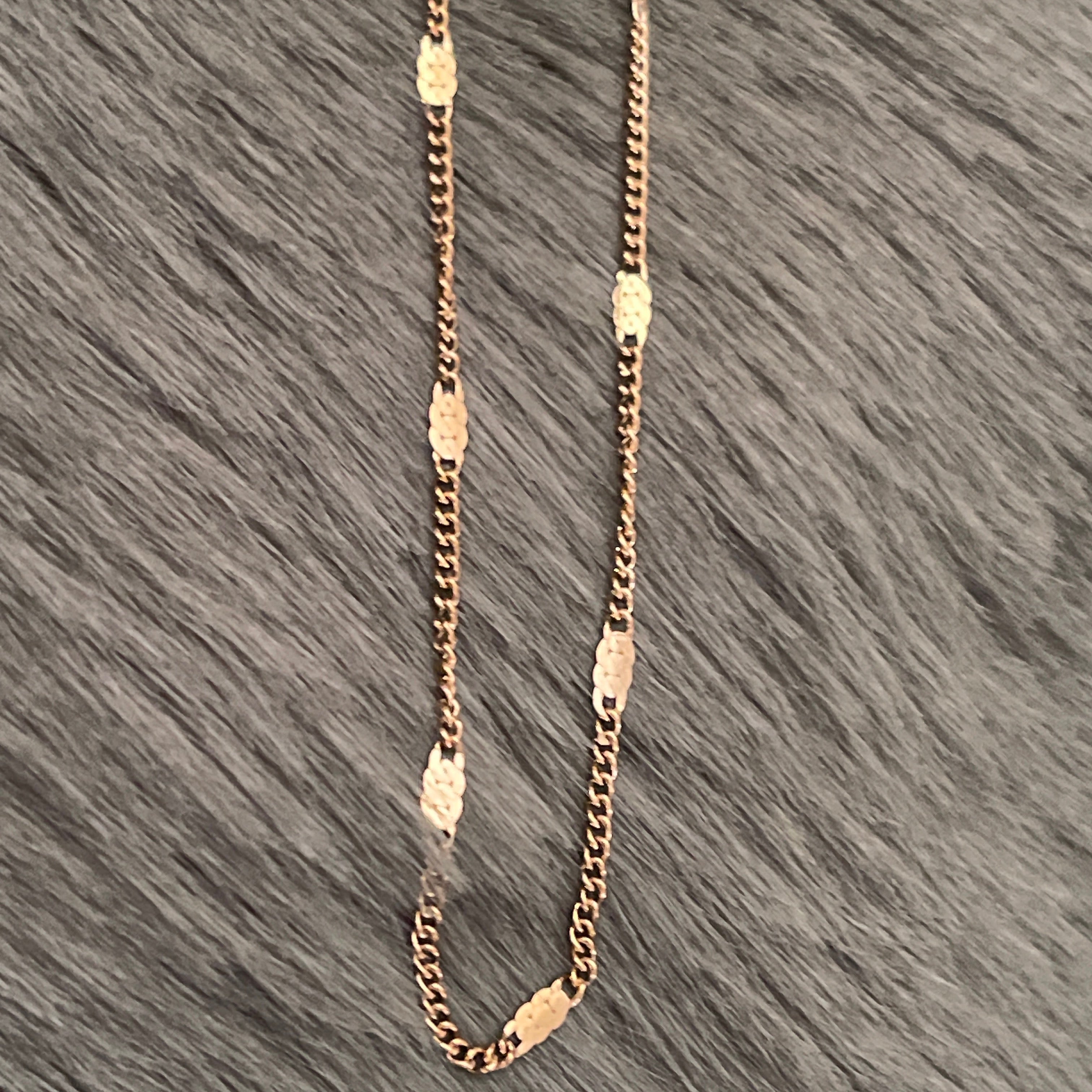 Fine Dash Shimmer Stacking Chain | Gold