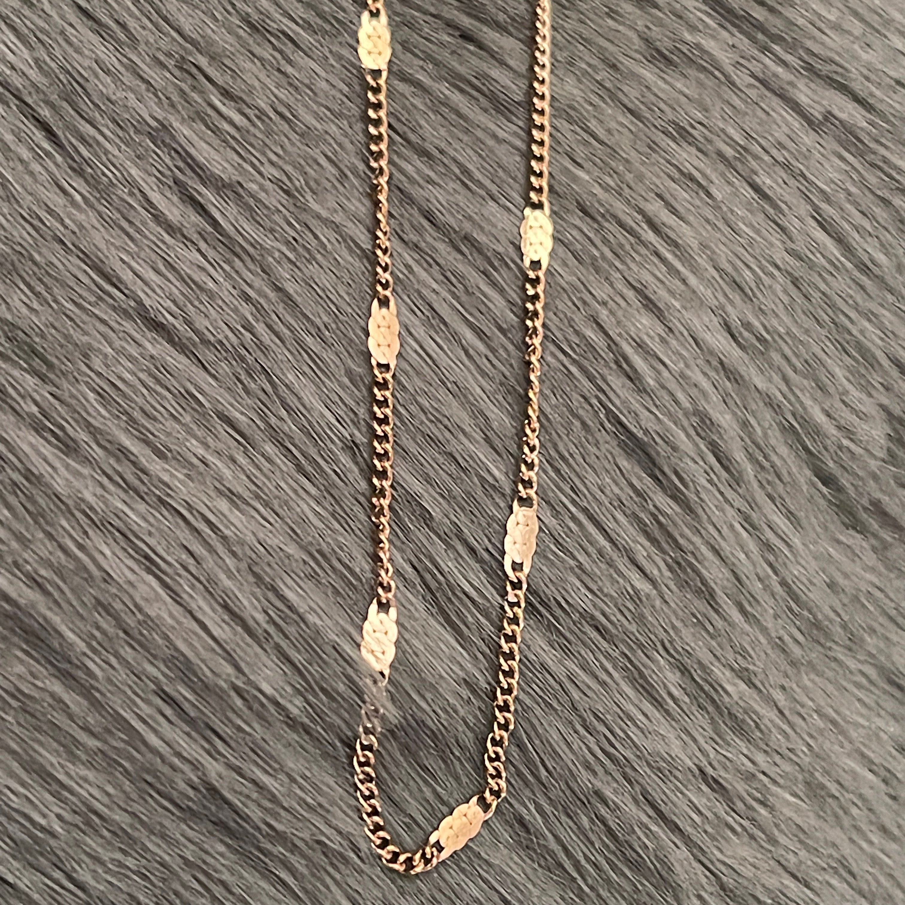 Fine Dash Shimmer Stacking Chain | Gold