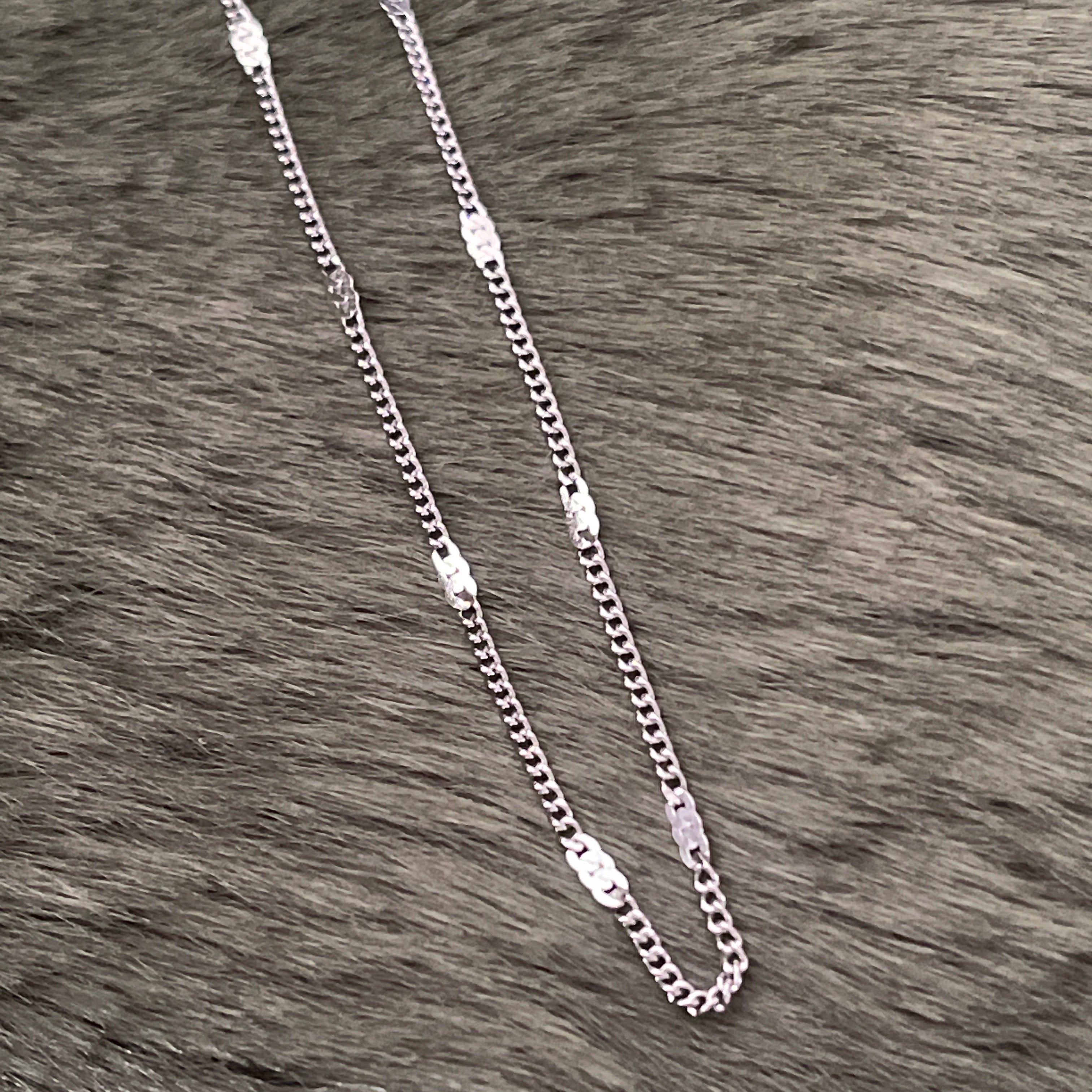 Fine Dash Shimmer Stacking Chain | Silver