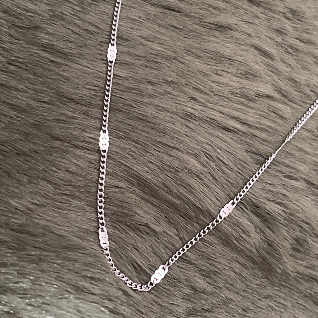 Fine Dash Shimmer Stacking Chain | Silver