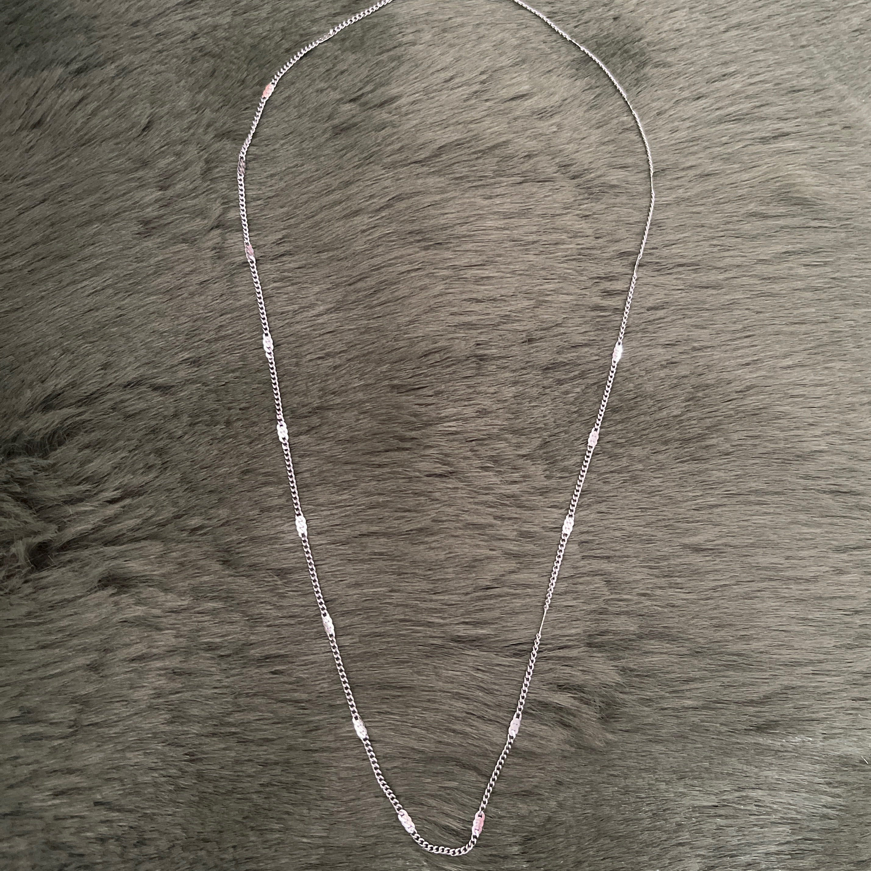 Fine Dash Shimmer Stacking Chain | Silver