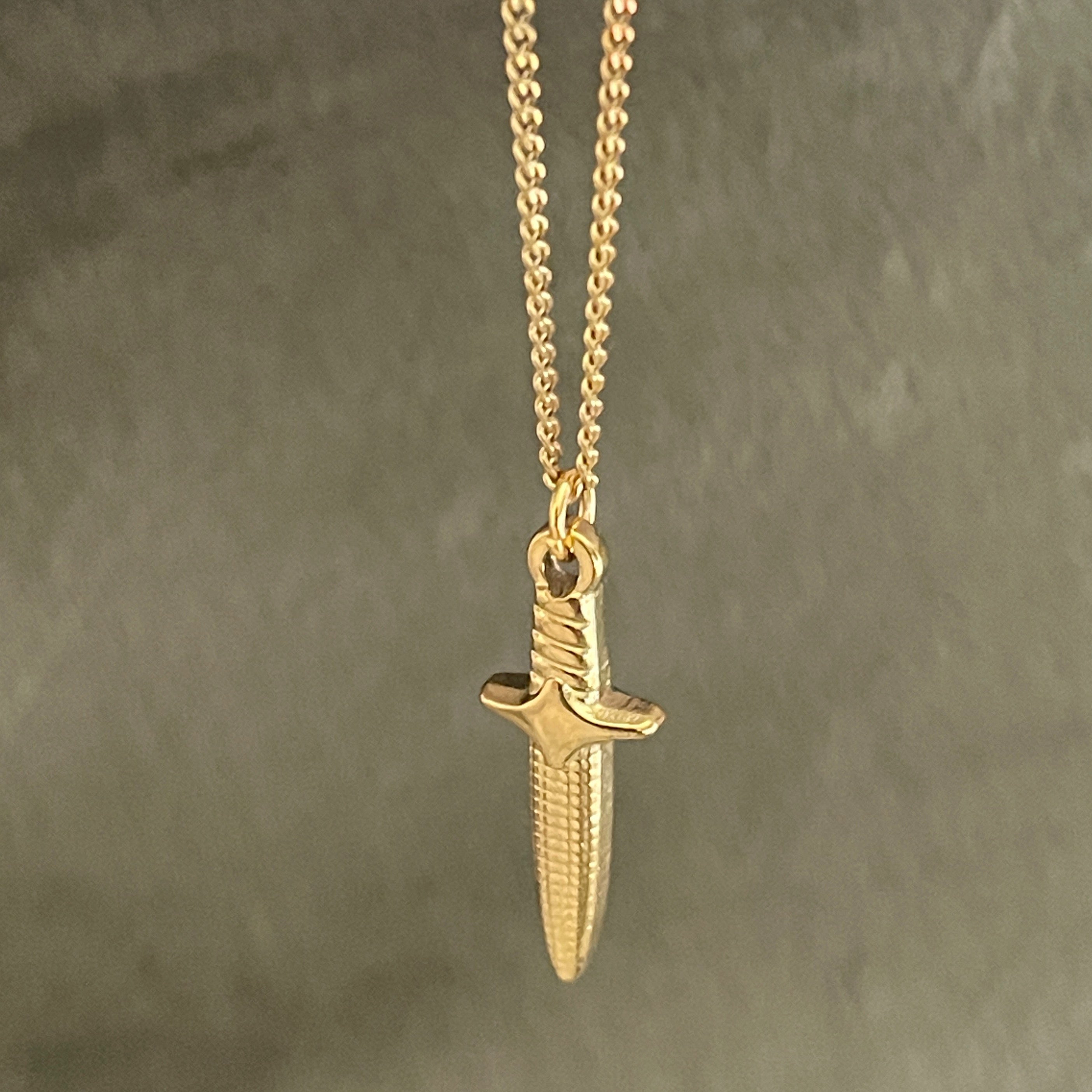Crypt Dagger Necklace | Gold