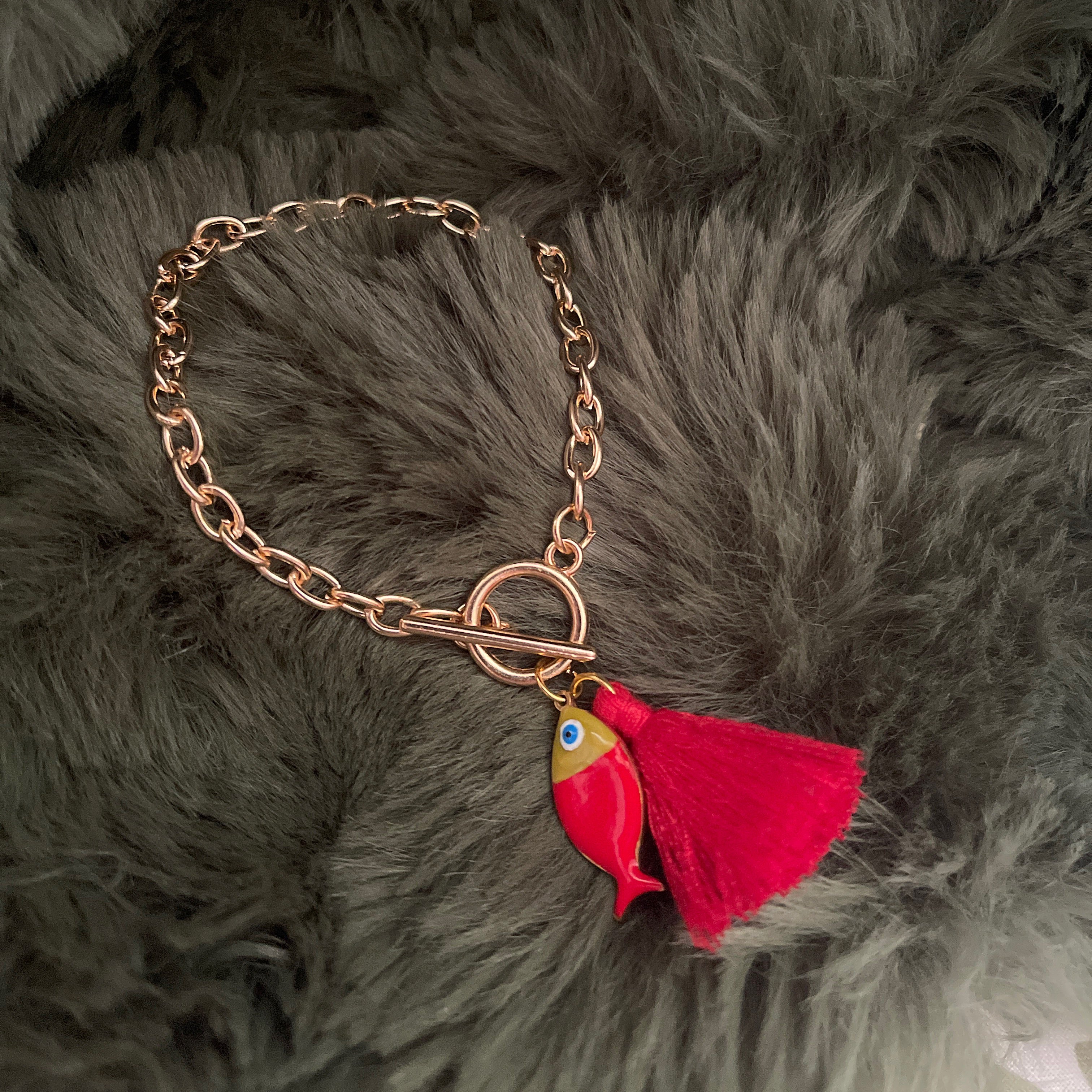 Valencia Toggle | Red