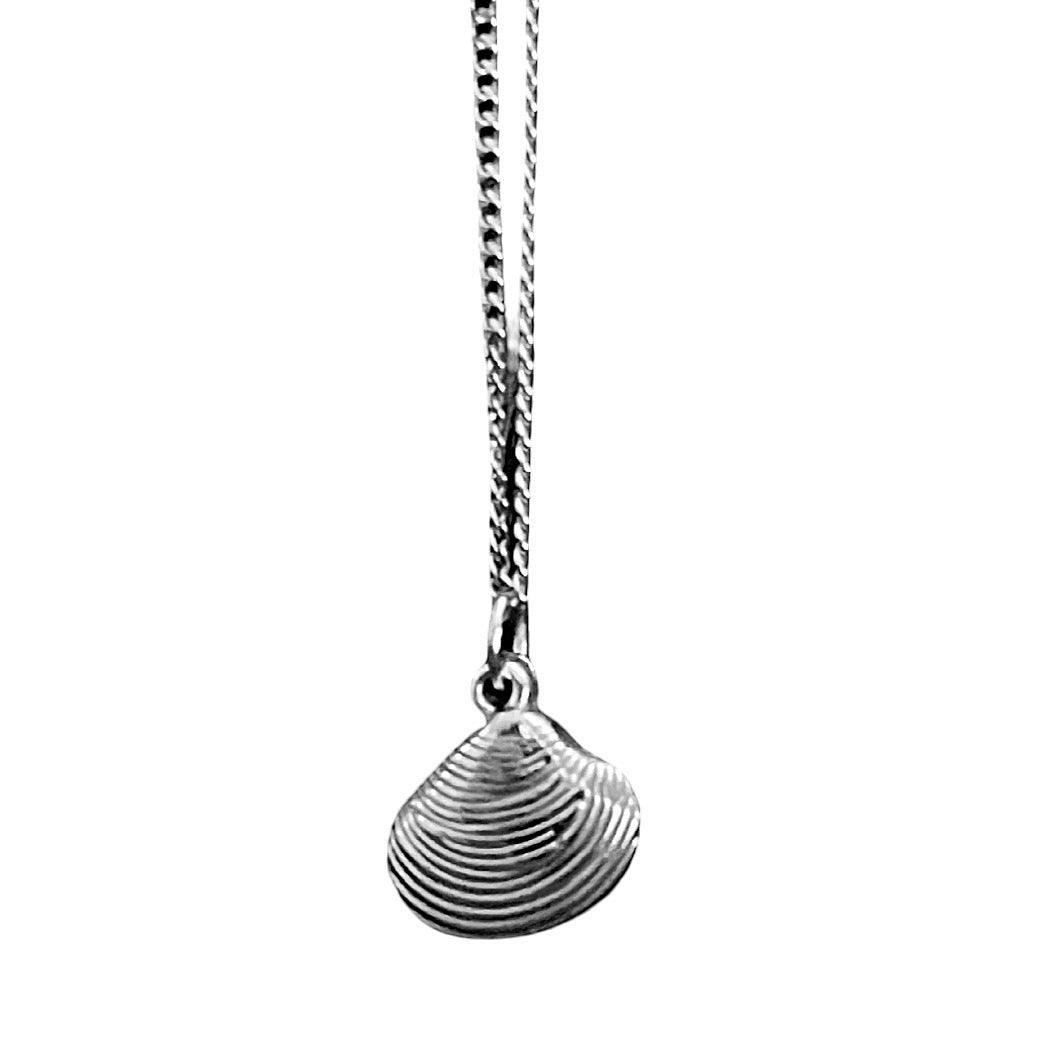 Bohemian Sea Shell Charm Necklace | Gold