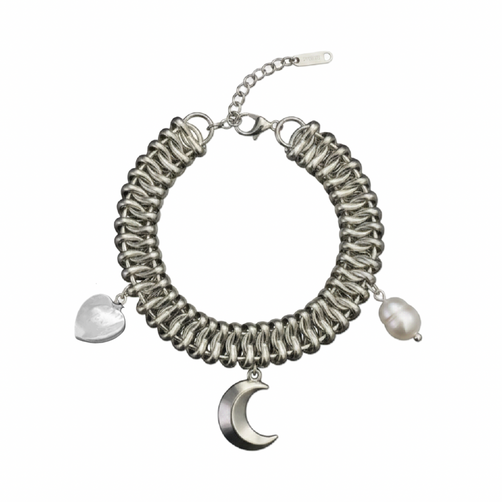 Midnight Tide | Scalloped Gold Charm Bracelet