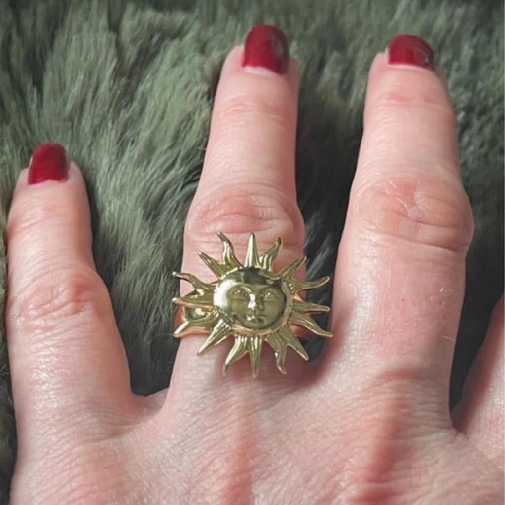 Solis Face Ring | Gold