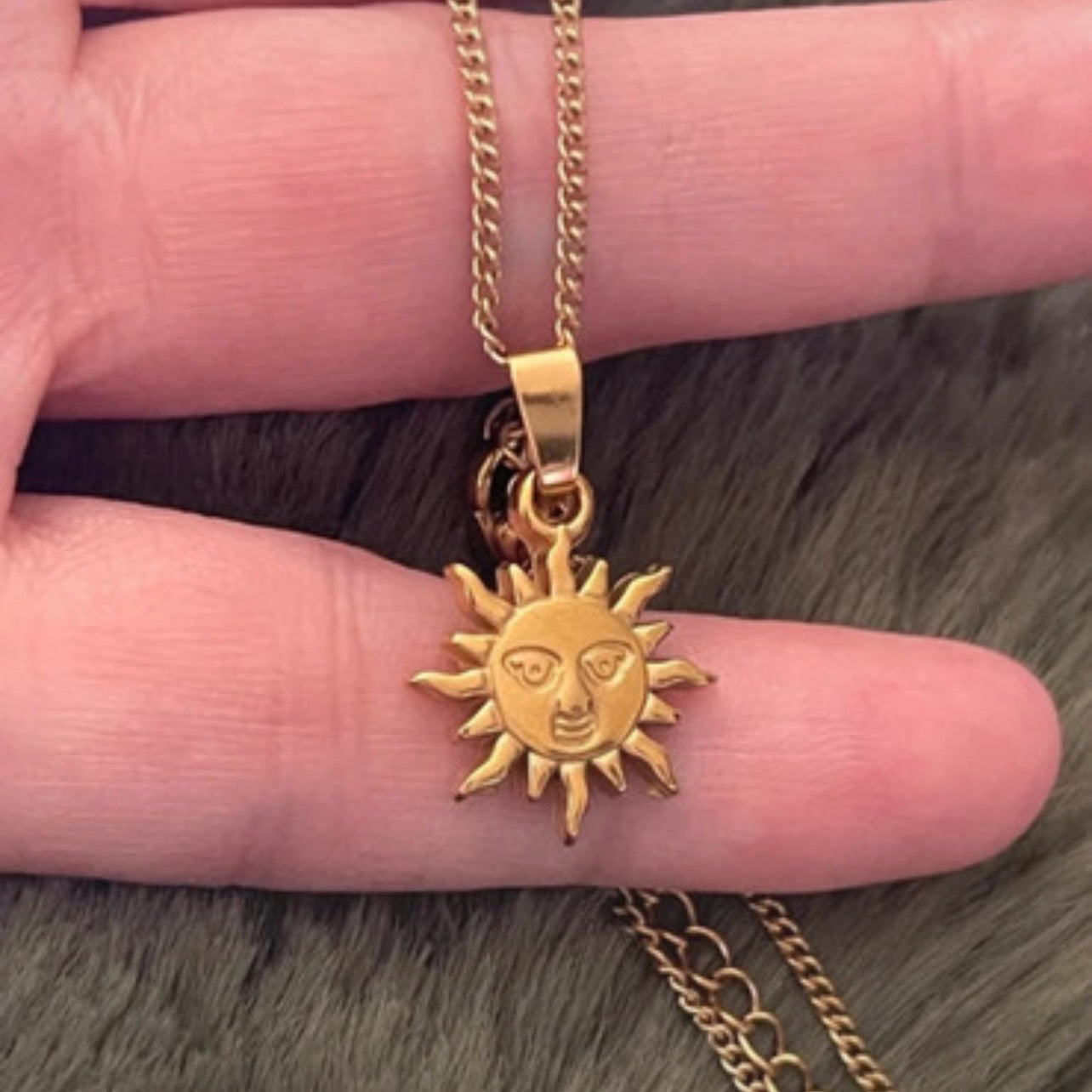 Celestial Sol Pendant Necklace | Gold