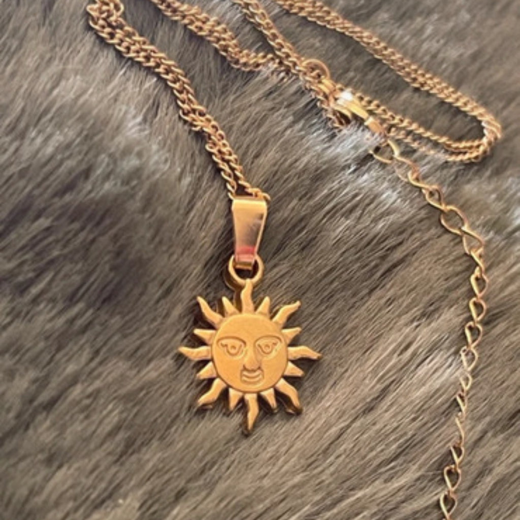 Celestial Sol Pendant Necklace | Gold