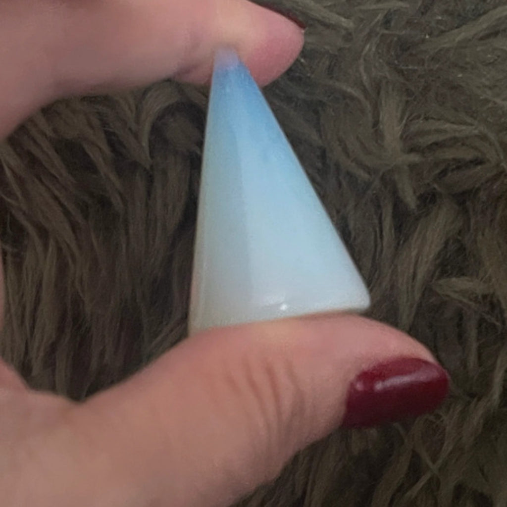 Luminous Opaline Ring Holder
