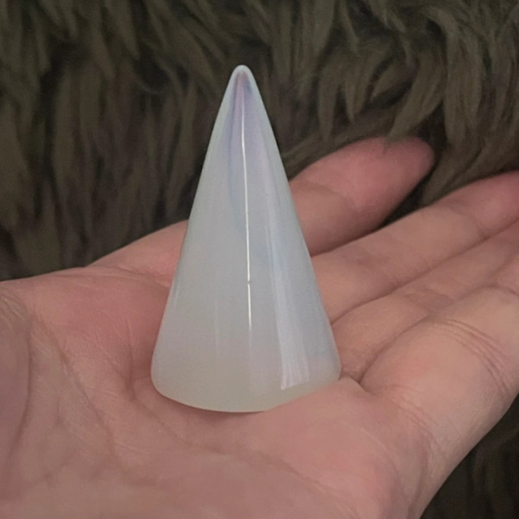 Luminous Opaline Ring Holder